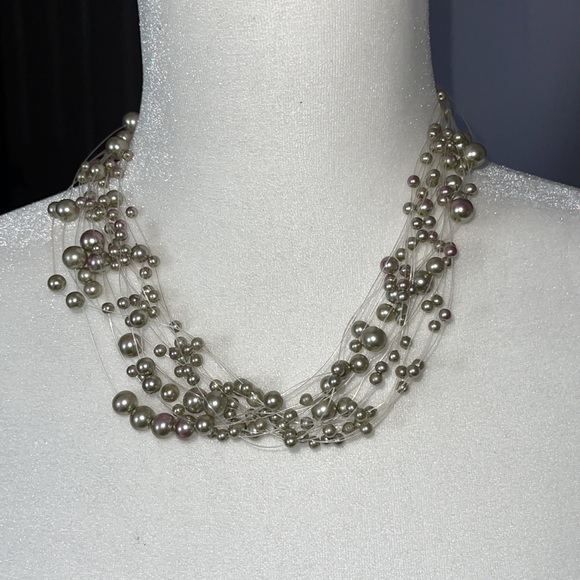 Multi strand gray pearl style necklace - Picture 2 of 6